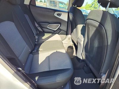 Zdjęcie 10 z 12 samochodu: 2020 KIA SOUL LX VIN:KNDJ23AU2L7083847 - miniatura