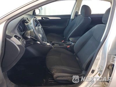 Zdjęcie 7 z 12 samochodu: 2018 NISSAN SENTRA S VIN:3N1AB7AP5JY343352 - miniatura