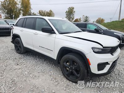 Czwarte zdjęcie samochodu z boku: 2023 JEEP GRAND CHEROKEE LIMITED VIN:1C4RJHBG4PC566572 - miniatura