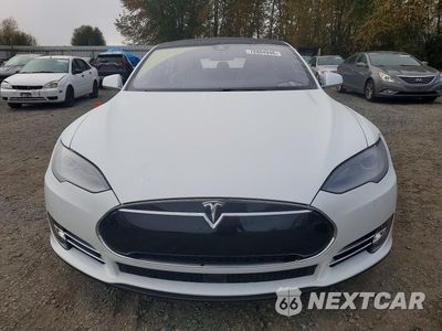 Piąte zdjęcie samochodu w środku: 2015 TESLA MODEL S 70D VIN:5YJSA1S26FF089691 - miniatura