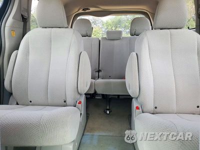 Zdjęcie 10 z 13 samochodu: 2012 TOYOTA SIENNA LE VIN:5TDJK3DC5CS045425 - miniatura