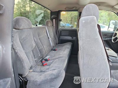 Zdjęcie 11 z 13 samochodu: 2006 CHEVROLET SILVERADO C2500 HEAVY DUTY VIN:1GCHC29D56E232908 - miniatura
