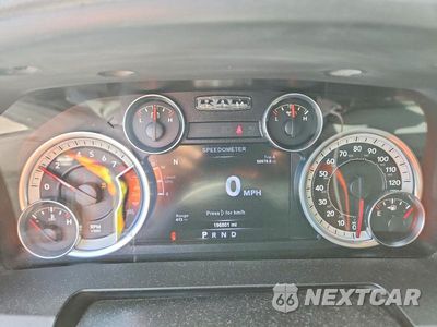 Zdjęcie 9 z 12 samochodu: 2017 RAM 1500 SLT VIN:1C6RR6TT7HS542418 - miniatura