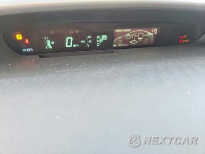 Zdjęcie 9 z 12 samochodu: 2015 TOYOTA PRIUS TWO VIN:JTDKN3DU5F0462135 - miniatura