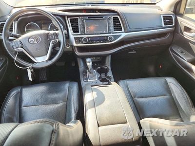 Zdjęcie 8 z 12 samochodu: 2017 TOYOTA HIGHLANDER LIMITED VIN:5TDDZRFH8HS386815 - miniatura
