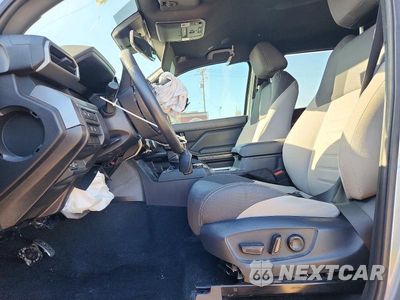 Zdjęcie 7 z 12 samochodu: 2024 TOYOTA TACOMA TRD SPORT VIN:3TMLB5FN9RM022564 - miniatura
