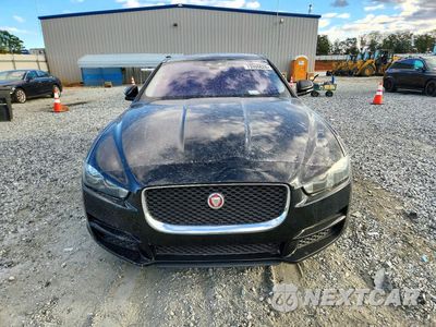 Piąte zdjęcie samochodu w środku: 2017 JAGUAR XE PREMIUM VIN:SAJAD4BG6HA962613 - miniatura