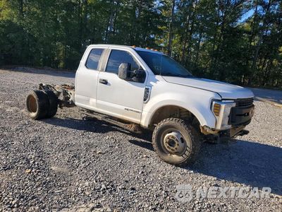 Czwarte zdjęcie samochodu z boku: 2018 FORD F350 SUPER DUTY VIN:1FD8X3DTXJEC68882 - miniatura