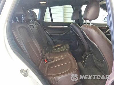 Zdjęcie 10 z 12 samochodu: 2016 BMW X1 XDRIVE28I VIN:WBXHT3C38GP887241 - miniatura