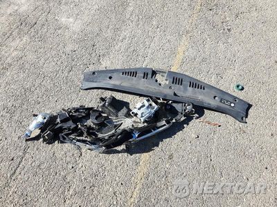 Zdjęcie 12 z 13 samochodu: 2020 TOYOTA CAMRY SE VIN:4T1G11AK7LU940290 - miniatura
