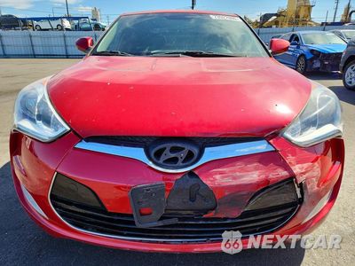 Piąte zdjęcie samochodu w środku: 2015 HYUNDAI VELOSTER BASE VIN:KMHTC6AD6FU232379 - miniatura