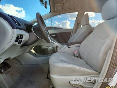 Zdjęcie 7 z 13 samochodu: 2011 TOYOTA PRIUS TWO VIN:JTDKN3DUXB0279369 - miniatura