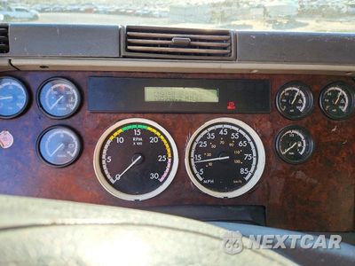 Zdjęcie 9 z 12 samochodu: 2007 FREIGHTLINER SEMI TRUCK VIN:1FUJBBCK57LV80273 - miniatura