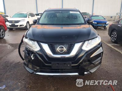 Piąte zdjęcie samochodu w środku: 2017 NISSAN ROGUE SV VIN:KNMAT2MV8HP582302 - miniatura