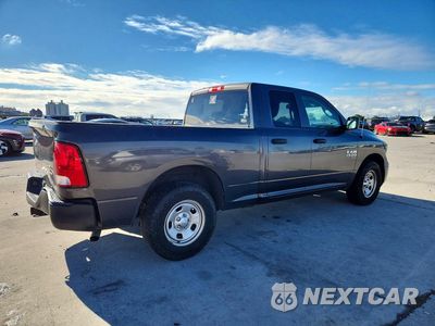 Trzecie zdjęcie samochodu z tyłu: 2019 RAM 1500 CLASSIC TRADESMAN VIN:1C6RR6FG9KS637634 - miniatura
