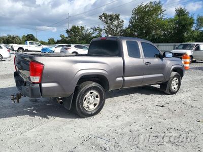 Trzecie zdjęcie samochodu z tyłu: 2016 TOYOTA TACOMA SR VIN:5TFRX5GN1GX058721 - miniatura