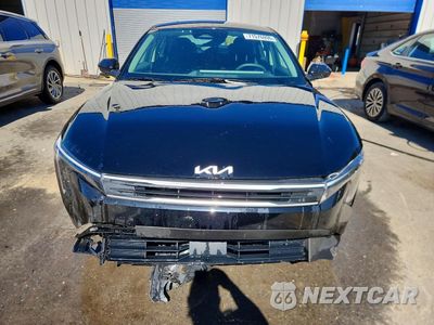 Piąte zdjęcie samochodu w środku: 2025 KIA K4 LXS VIN:3KPFT4DE8SE205123 - miniatura