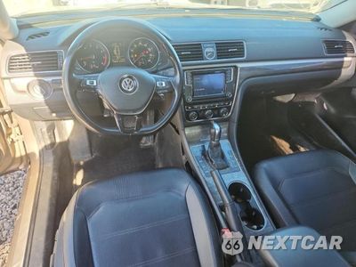 Zdjęcie 8 z 12 samochodu: 2016 VOLKSWAGEN PASSAT SE VIN:1VWBT7A30GC013161 - miniatura