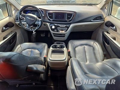 Zdjęcie 8 z 13 samochodu: 2019 CHRYSLER PACIFICA TOURING L VIN:2C4RC1BG9KR548263 - miniatura