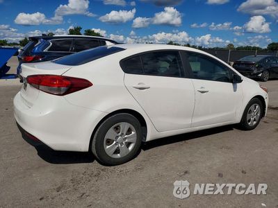 Trzecie zdjęcie samochodu z tyłu: 2017 KIA FORTE LX VIN:3KPFL4A74HE144836 - miniatura