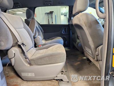 Zdjęcie 11 z 13 samochodu: 2008 TOYOTA SIENNA LE VIN:5TDBK23C68S020086 - miniatura