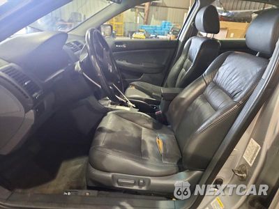 Zdjęcie 7 z 12 samochodu: 2006 HONDA ACCORD EX VIN:1HGCM56876A113847 - miniatura
