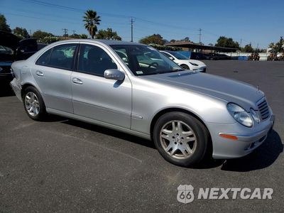 Czwarte zdjęcie samochodu z boku: 2005 MERCEDES-BENZ E 320 VIN:WDBUF65J55A703033 - miniatura