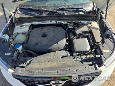 Zdjęcie 12 z 13 samochodu: 2020 VOLVO XC40 T5 R-DESIGN VIN:YV4162UM3L2184562 - miniatura