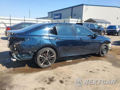 Trzecie zdjęcie samochodu z tyłu: 2018 TOYOTA CAMRY XSE VIN:4T1B61HK6JU609313 - miniatura