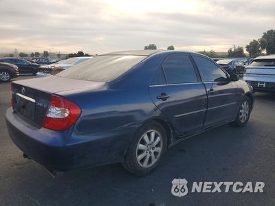 Trzecie zdjęcie samochodu z tyłu: 2002 TOYOTA CAMRY XLE VIN:4T1BE30KX2U625722 - miniatura