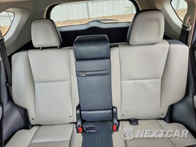 Zdjęcie 10 z 13 samochodu: 2017 TOYOTA RAV4 HV LIMITED VIN:JTMDJREV1HD153076 - miniatura