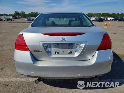 Zdjęcie 6 z 13 samochodu: 2006 HONDA ACCORD VALUE VIN:1HGCM56156A169577 - miniatura