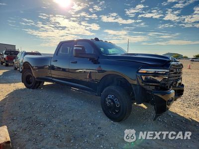 Czwarte zdjęcie samochodu z boku: 2025 RAM 3500 LARAMIE VIN:3C63RRJL7SG503367 - miniatura