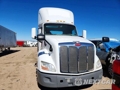 Piąte zdjęcie samochodu w środku: 2019 PETERBILT 579 SEMI TRUCK VIN:1XPBA48X4KD478611 - miniatura