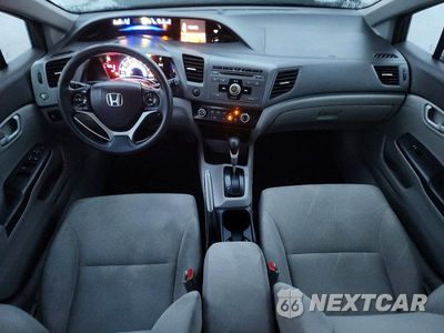 Zdjęcie 8 z 13 samochodu: 2012 HONDA CIVIC LX VIN:2HGFB2F59CH333575 - miniatura