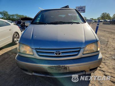 Piąte zdjęcie samochodu w środku: 2002 TOYOTA SIENNA XLE VIN:4T3ZF13C82U485679 - miniatura