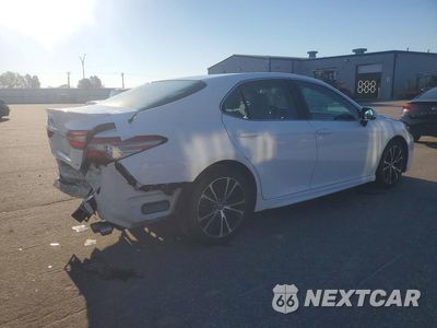 Trzecie zdjęcie samochodu z tyłu: 2018 TOYOTA CAMRY SE VIN:4T1B11HK4JU597337 - miniatura