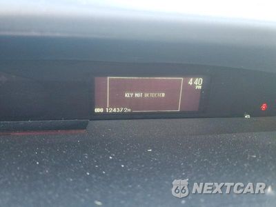 Zdjęcie 9 z 12 samochodu: 2015 TOYOTA PRIUS TWO VIN:JTDKN3DU5F1958661 - miniatura