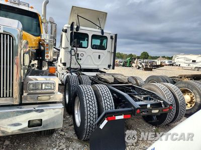 Drugie zdjęcie samochodu z przodu: 2023 FREIGHTLINER CASCADIA 126 SEMI TRUCK VIN:3AKJHLDV5PDNY4622 - miniatura
