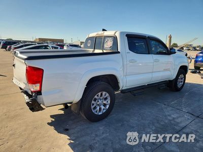 Trzecie zdjęcie samochodu z tyłu: 2017 TOYOTA TACOMA SR5 V6 VIN:5TFAZ5CN6HX022845 - miniatura