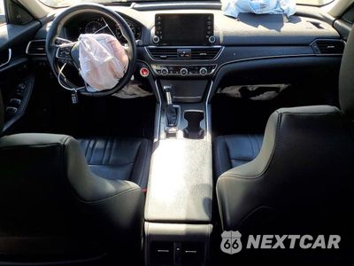 Zdjęcie 8 z 13 samochodu: 2018 HONDA ACCORD TOURING VIN:1HGCV1F92JA049076 - miniatura
