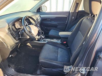 Zdjęcie 7 z 13 samochodu: 2018 MITSUBISHI OUTLANDER SE VIN:JA4AZ3A31JJ003385 - miniatura
