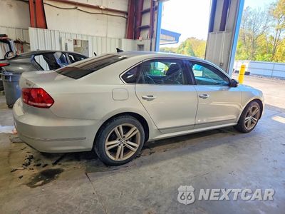 Trzecie zdjęcie samochodu z tyłu: 2013 VOLKSWAGEN PASSAT SEL VIN:1VWCN7A36DC052895 - miniatura