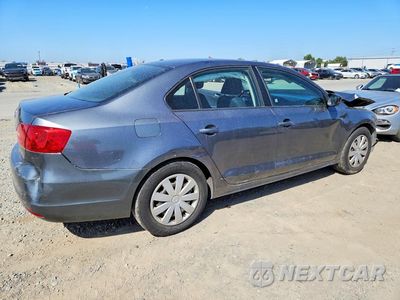 Trzecie zdjęcie samochodu z tyłu: 2014 VOLKSWAGEN JETTA BASE VIN:3VW2K7AJ4EM225123 - miniatura