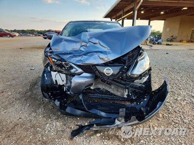 Piąte zdjęcie samochodu w środku: 2019 NISSAN ROGUE SPORT S VIN:JN1BJ1CP2KW244224 - miniatura