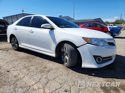 Czwarte zdjęcie samochodu z boku: 2014 TOYOTA CAMRY SE SPORT VIN:4T1BF1FK4EU810443 - miniatura