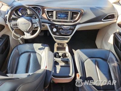 Zdjęcie 8 z 13 samochodu: 2019 CHRYSLER PACIFICA TOURING L VIN:2C4RC1BG0KR554193 - miniatura