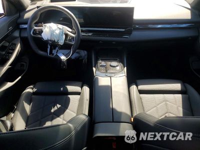 Zdjęcie 8 z 12 samochodu: 2026 BMW 530 I VIN:WBA43FJ00TCX01681 - miniatura