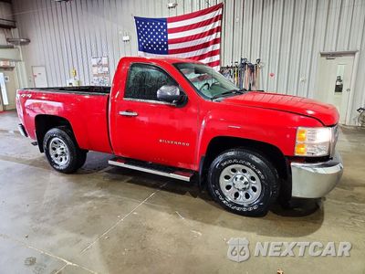 Czwarte zdjęcie samochodu z boku: 2013 CHEVROLET SILVERADO K1500 VIN:1GCNKPEX2DZ248105 - miniatura