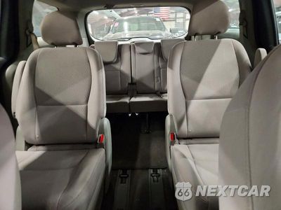 Zdjęcie 10 z 13 samochodu: 2017 KIA SEDONA LX VIN:KNDMB5C12H6229527 - miniatura
